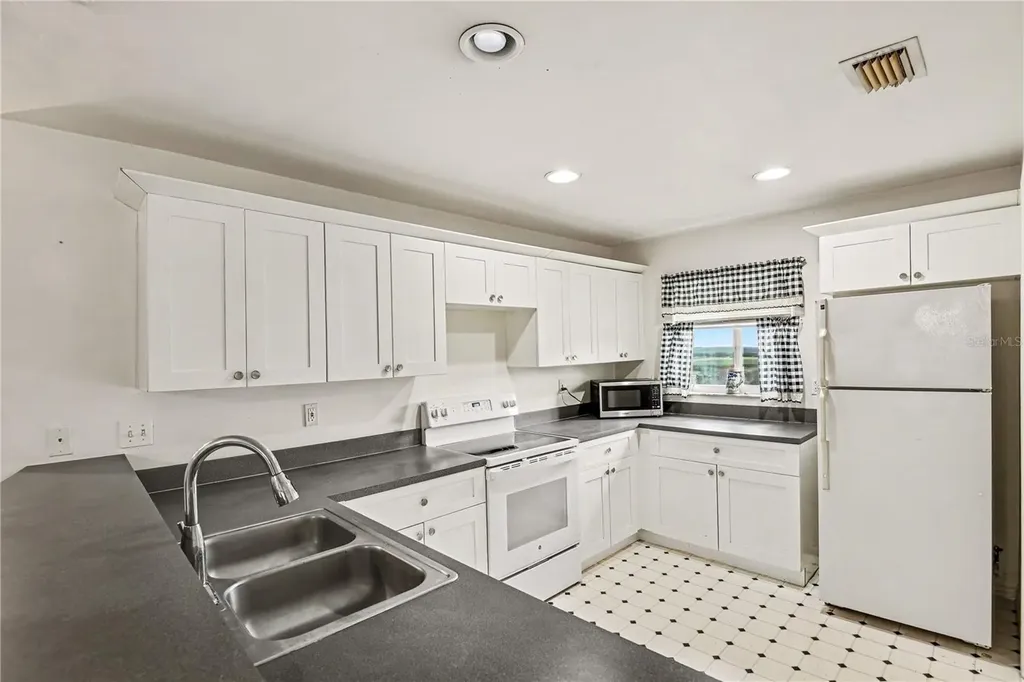 1314 SE 5th Court Cape Coral FL 33990