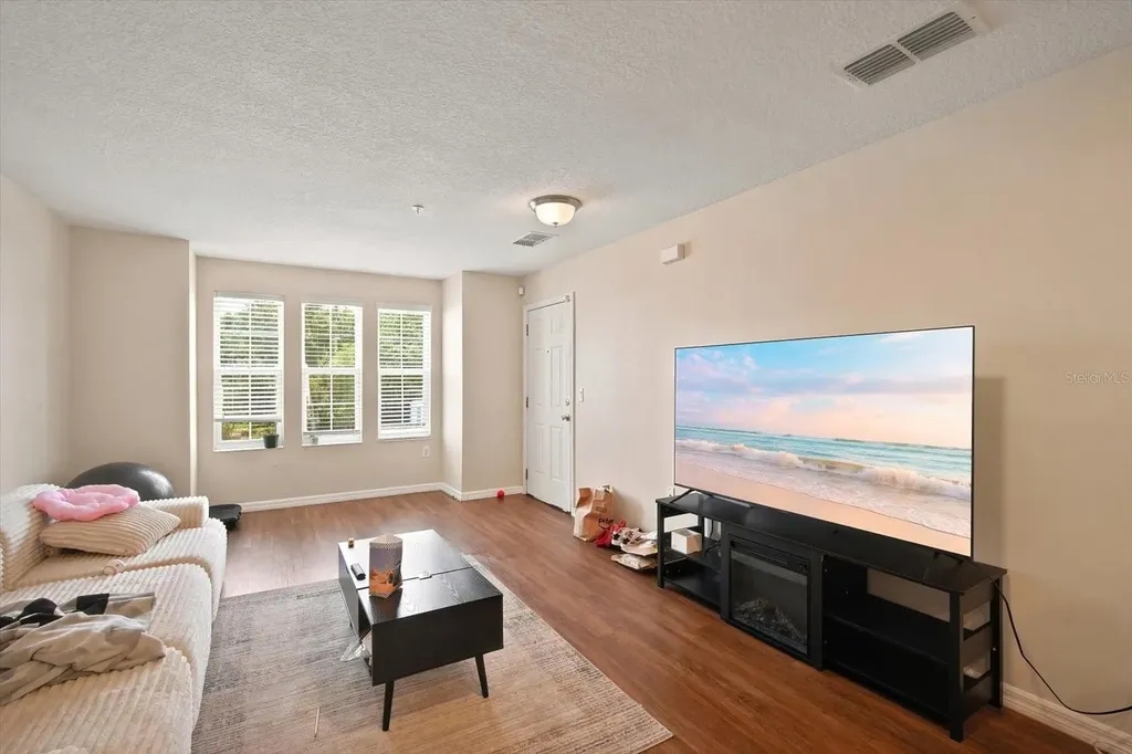 272 Hart Lane Kissimmee FL 34743