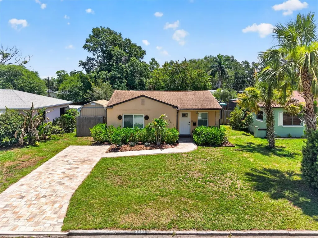 3221 14th Street N St Petersburg FL 33704