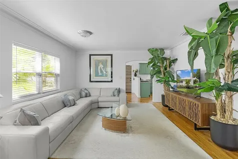 306 N Clayton Street Mount Dora FL 32757