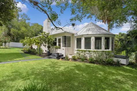 306 N Clayton Street Mount Dora FL 32757