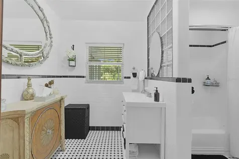 306 N Clayton Street Mount Dora FL 32757