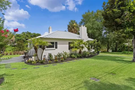 306 N Clayton Street Mount Dora FL 32757