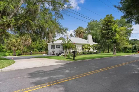 306 N Clayton Street Mount Dora FL 32757