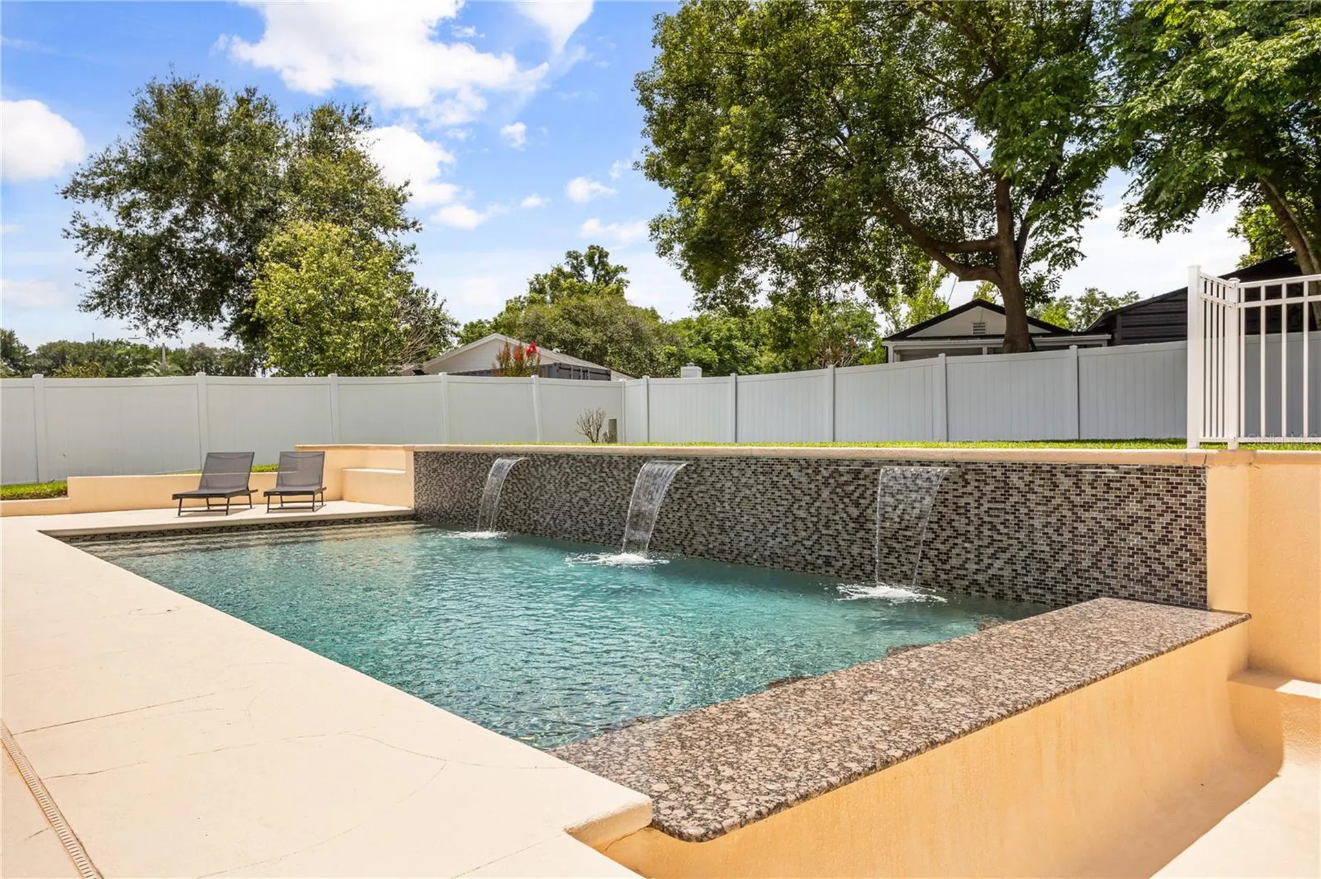 404 Barclay Avenue Altamonte Springs FL 32701