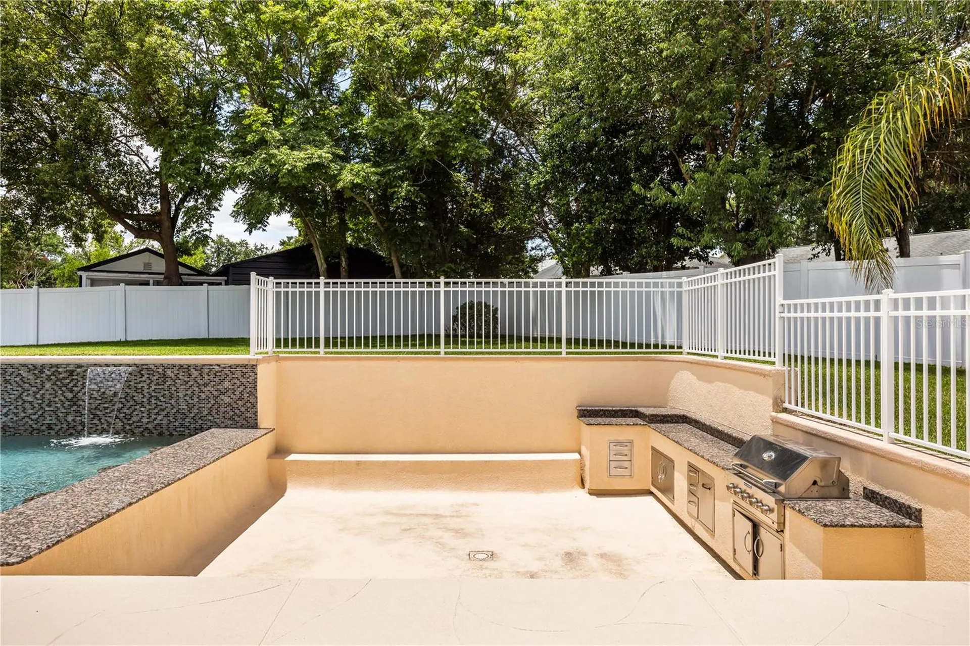 404 Barclay Avenue Altamonte Springs FL 32701