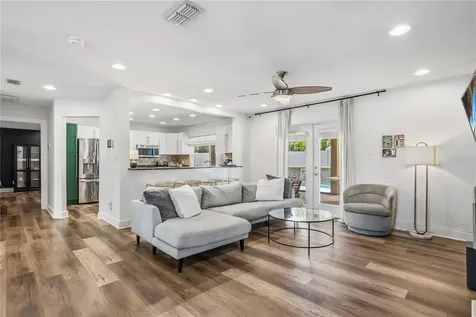 404 Barclay Avenue Altamonte Springs FL 32701