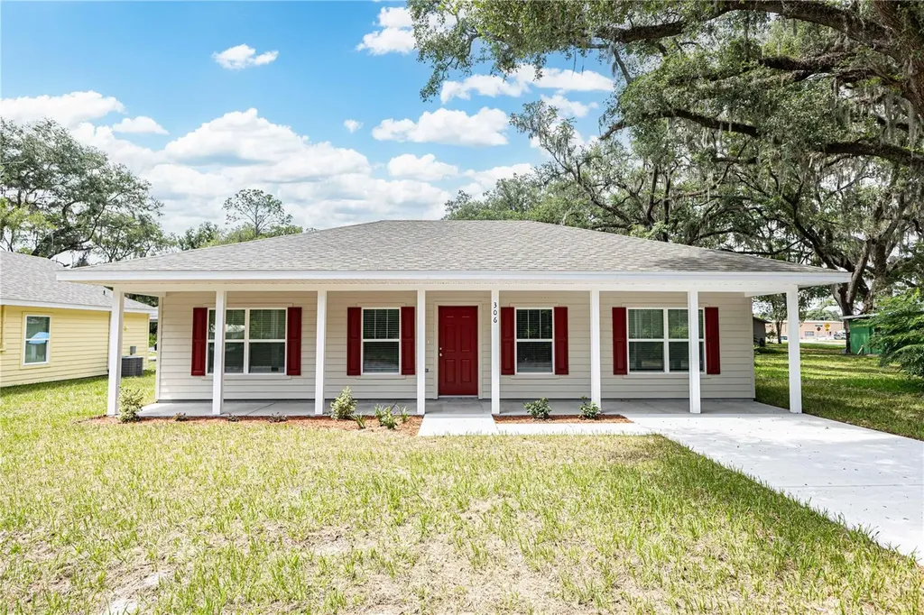 306 E Georgia Avenue Bushnell FL 33513
