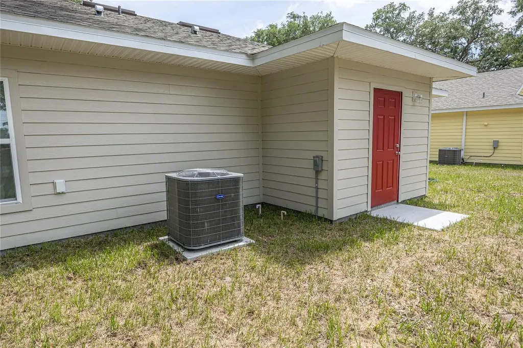 306 E Georgia Avenue Bushnell FL 33513
