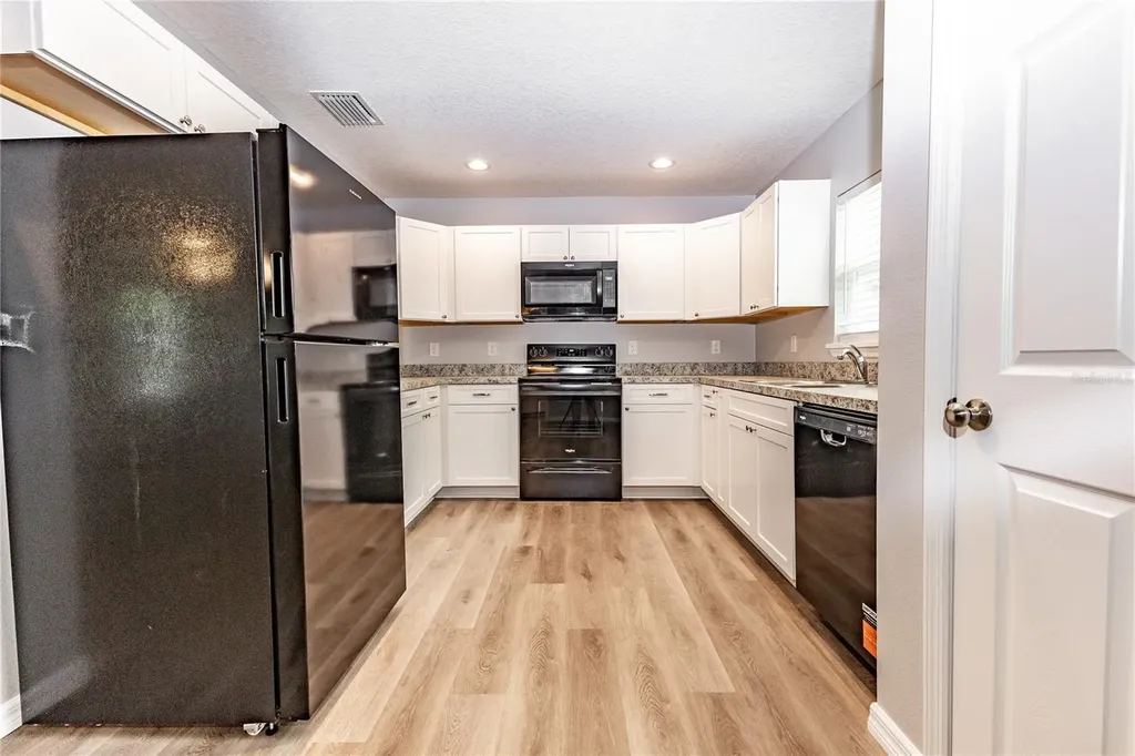 306 E Georgia Avenue Bushnell FL 33513