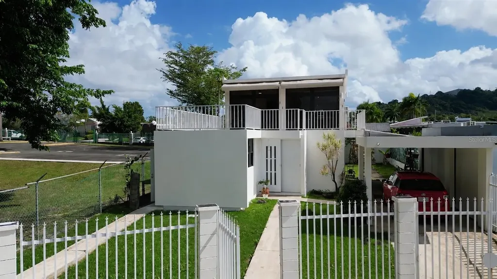 Colinas Metropolitanas Calle Torrecillas Guaynabo PR 00969