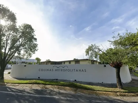 Colinas Metropolitanas Calle Torrecillas Guaynabo PR 00969