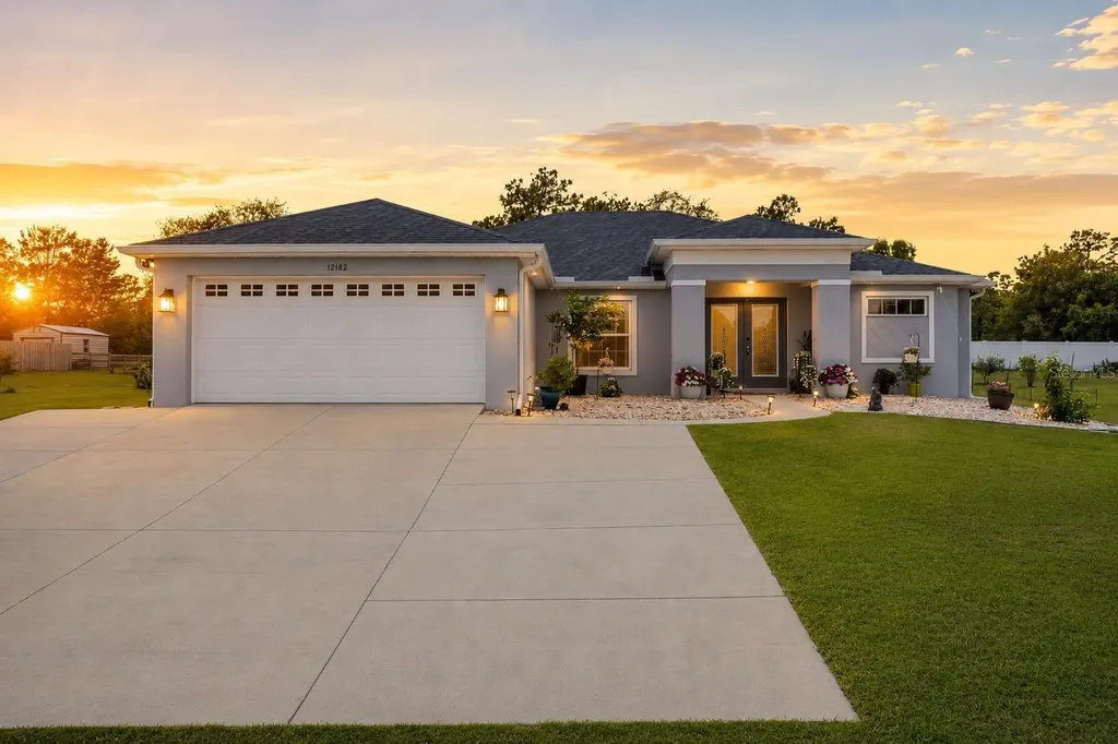 12182 Pioneer Avenue Weeki Wachee FL 34614