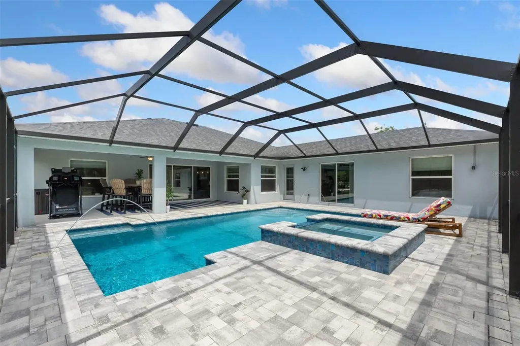 12182 Pioneer Avenue Weeki Wachee FL 34614