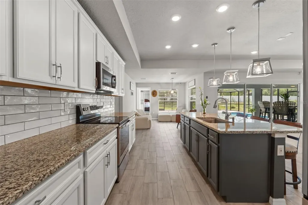 12182 Pioneer Avenue Weeki Wachee FL 34614