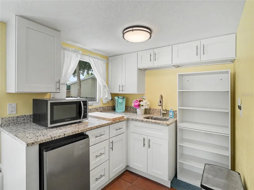 2547 Bahia Vista Street Sarasota FL 34239