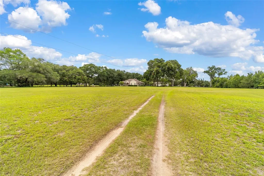 435 NE 155th Street Road Citra FL 32113
