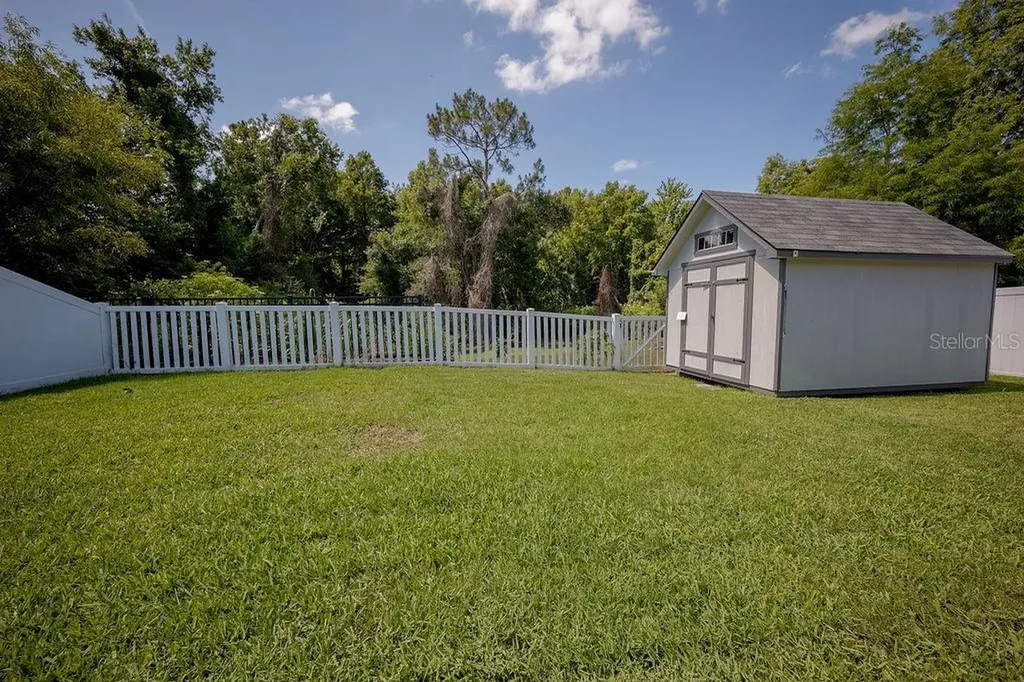 9225 Freedom Hill Drive Seffner FL 33584