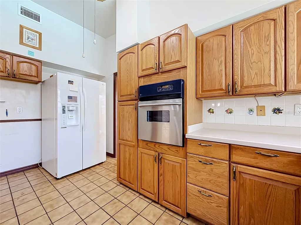 605 Courtney Drive Tampa FL 33617
