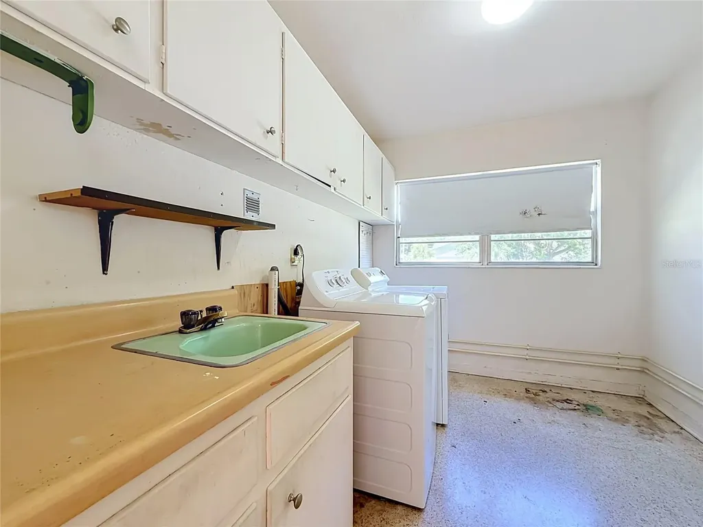 605 Courtney Drive Tampa FL 33617