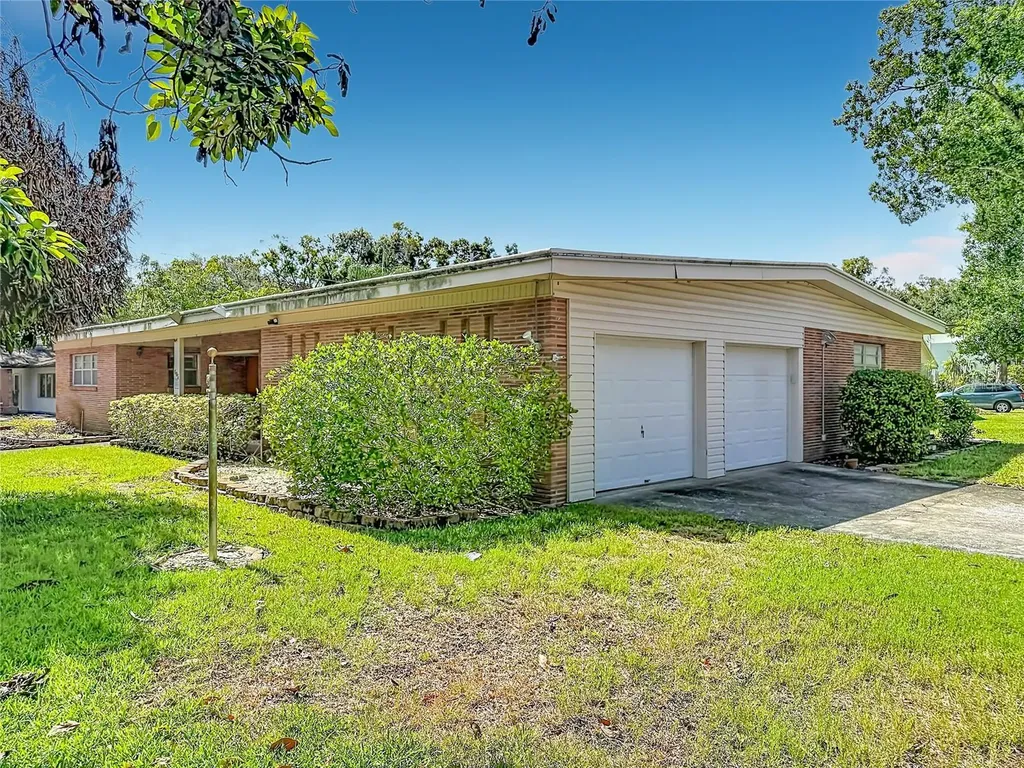 605 Courtney Drive Tampa FL 33617
