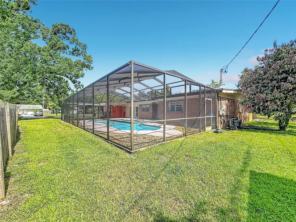 605 Courtney Drive Tampa FL 33617