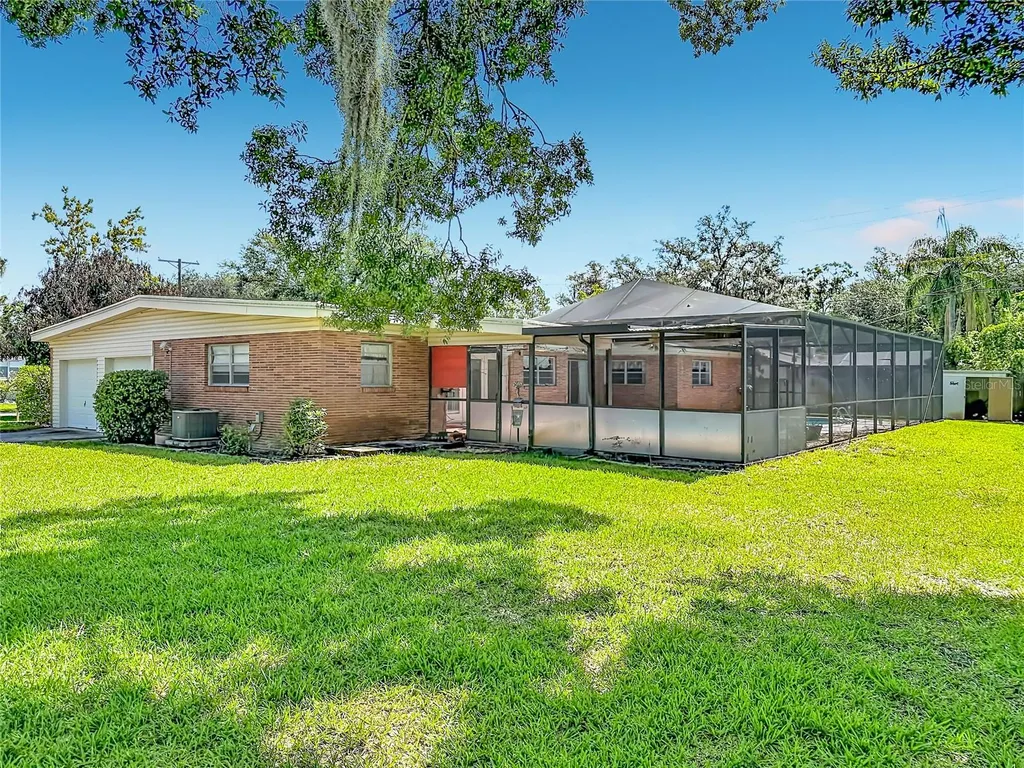 605 Courtney Drive Tampa FL 33617