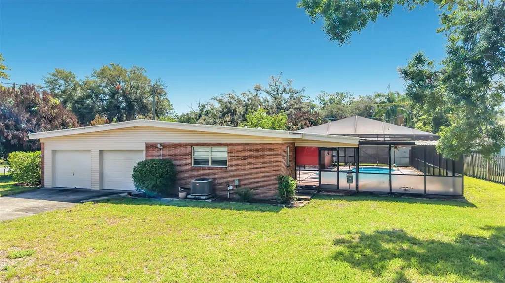 605 Courtney Drive Tampa FL 33617