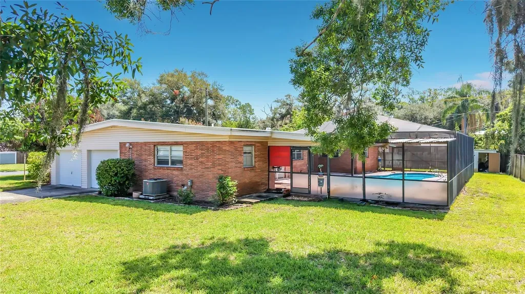 605 Courtney Drive Tampa FL 33617