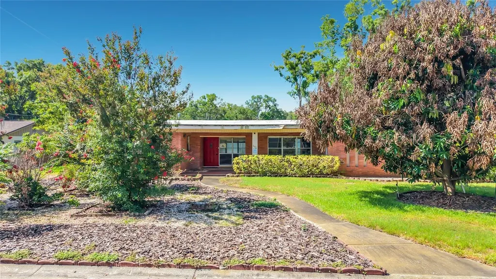 605 Courtney Drive Tampa FL 33617