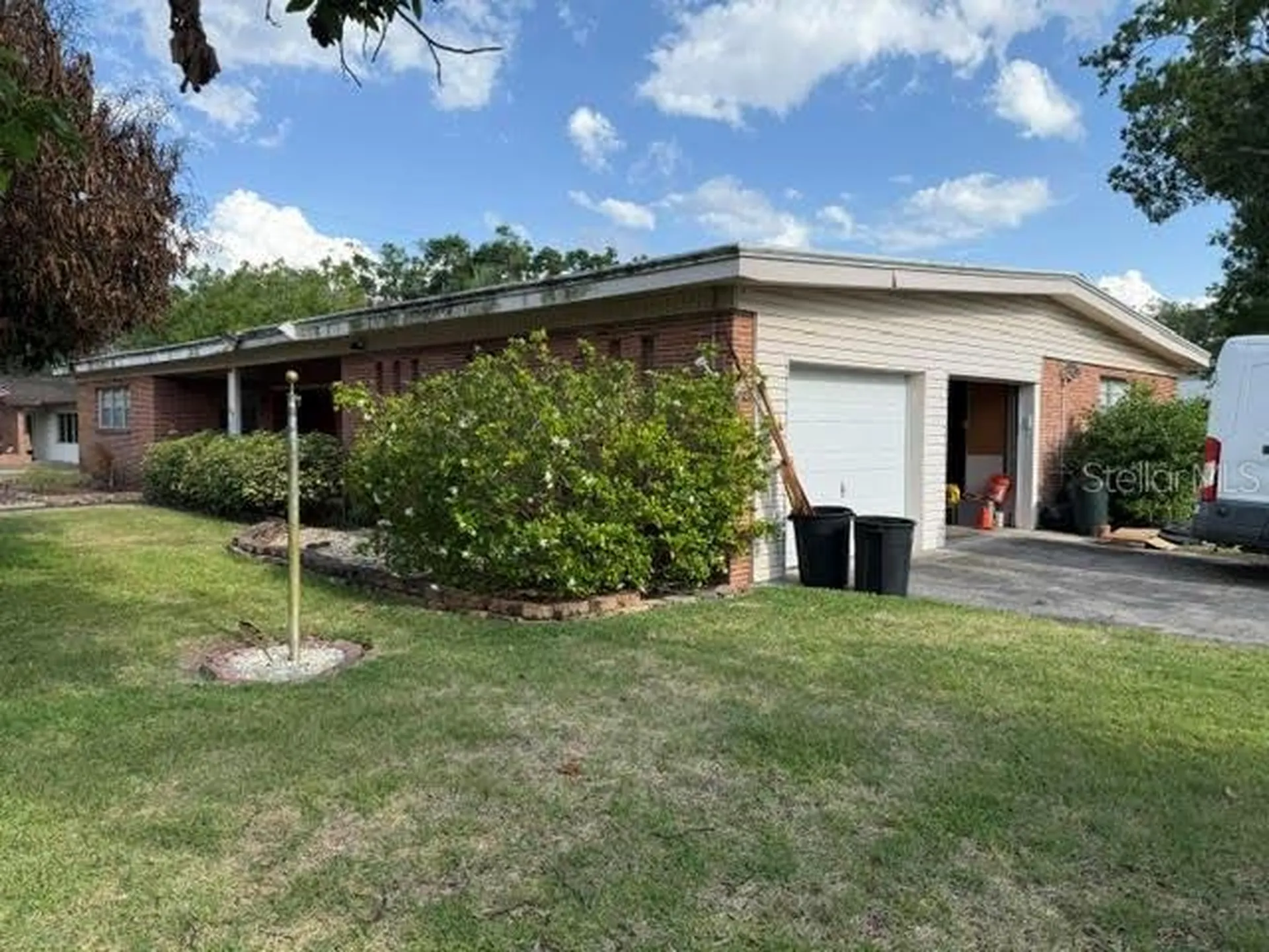 605 Courtney Drive Tampa FL 33617