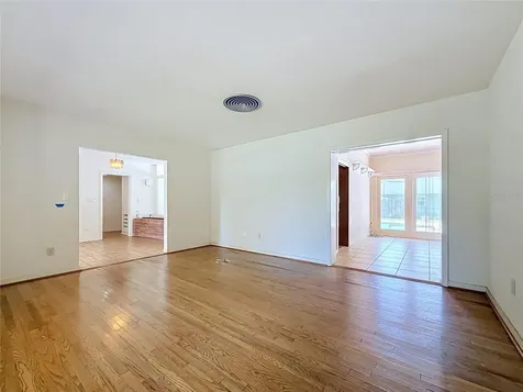 605 Courtney Drive Tampa FL 33617