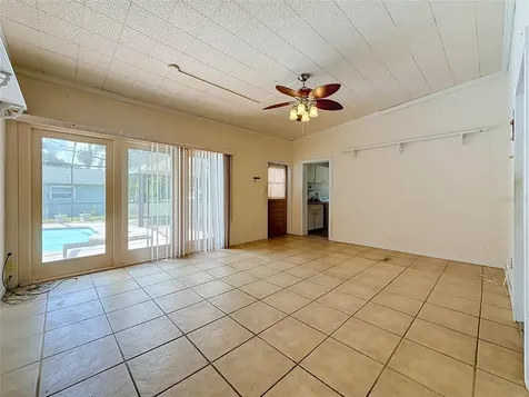 605 Courtney Drive Tampa FL 33617