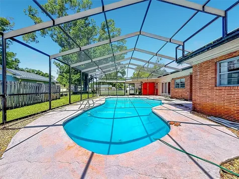 605 Courtney Drive Tampa FL 33617