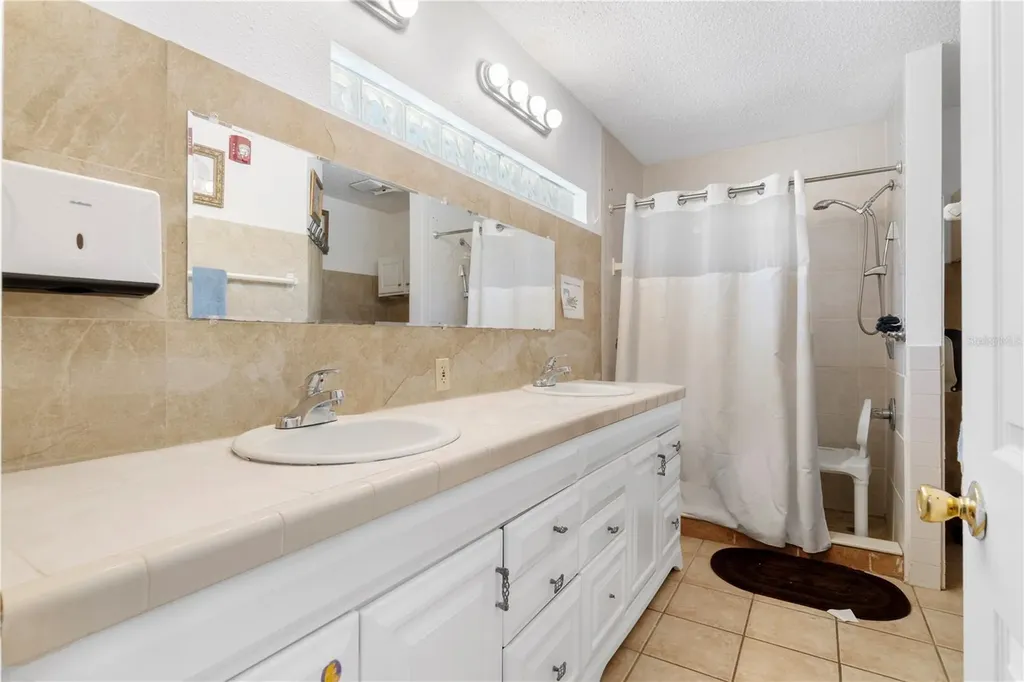 613 Forest Hills Drive Brandon FL 33510
