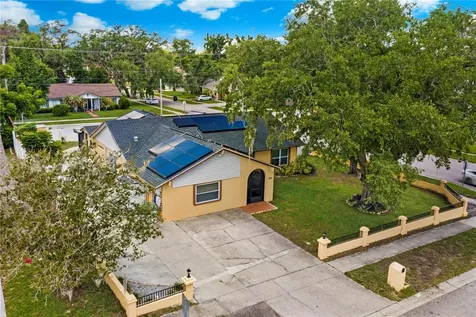 613 Forest Hills Drive Brandon FL 33510