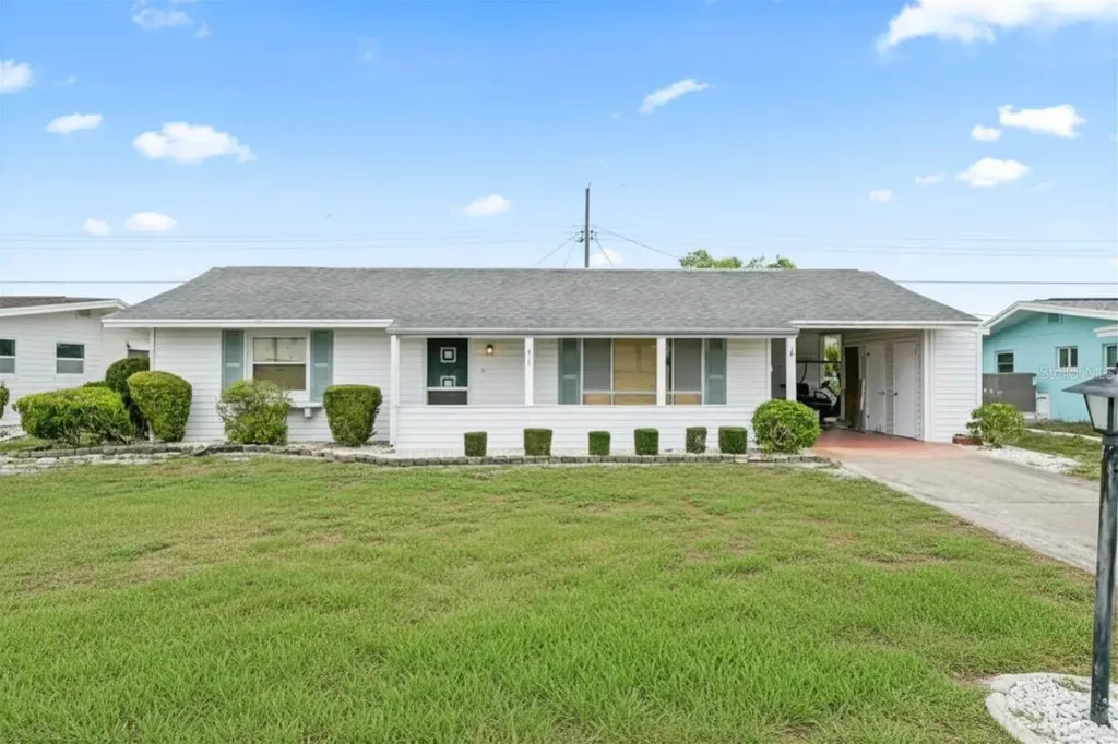 816 Oakmont Avenue Sun City Center FL 33573