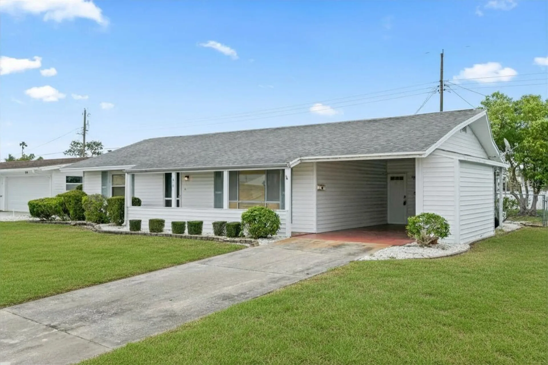 816 Oakmont Avenue Sun City Center FL 33573