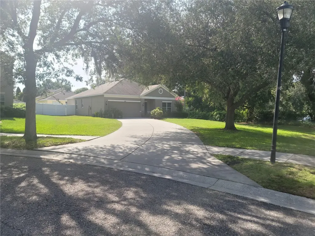 Valrico FL 33594