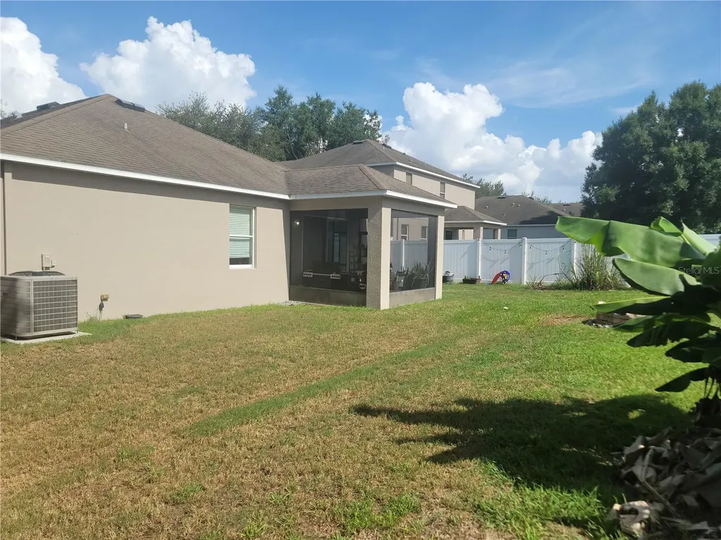 Valrico FL 33594