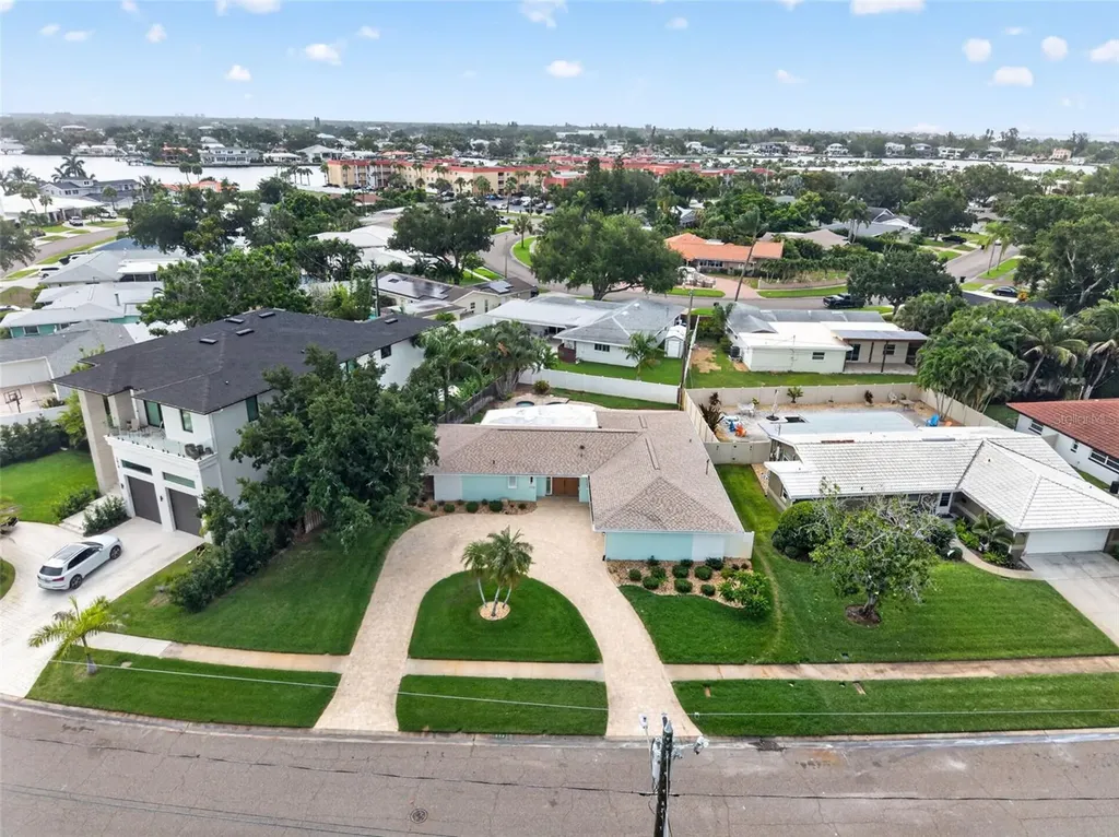 1022 Eden Isle Drive NE St Petersburg FL 33704