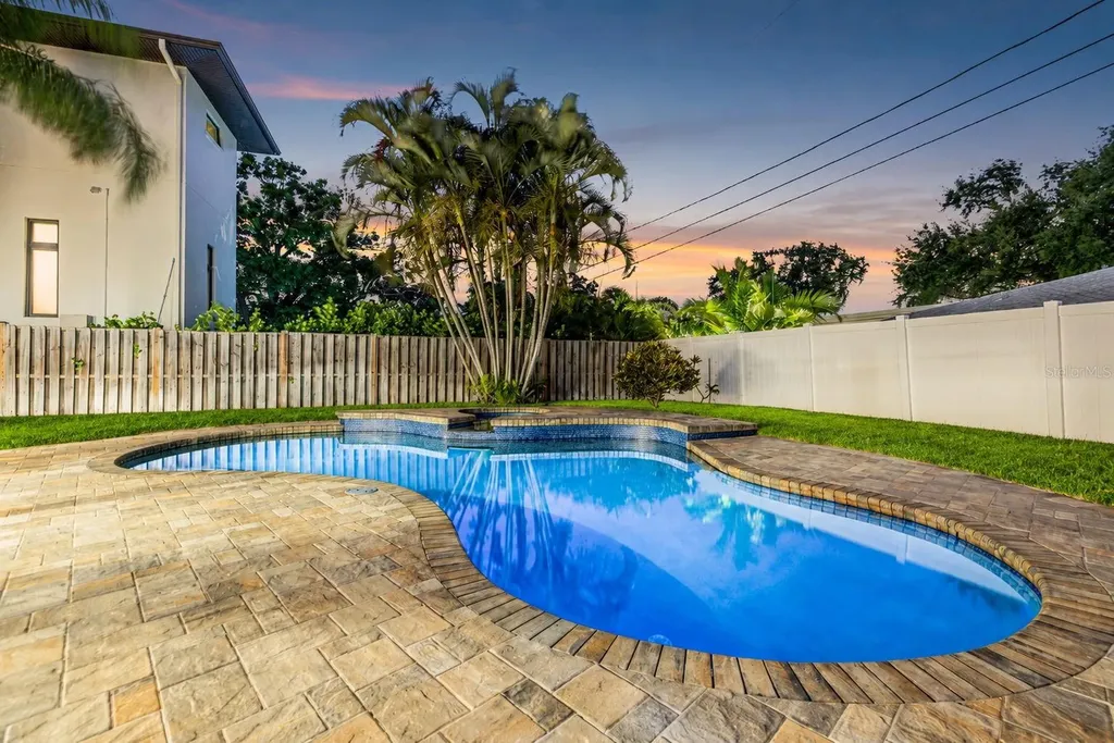 1022 Eden Isle Drive NE St Petersburg FL 33704