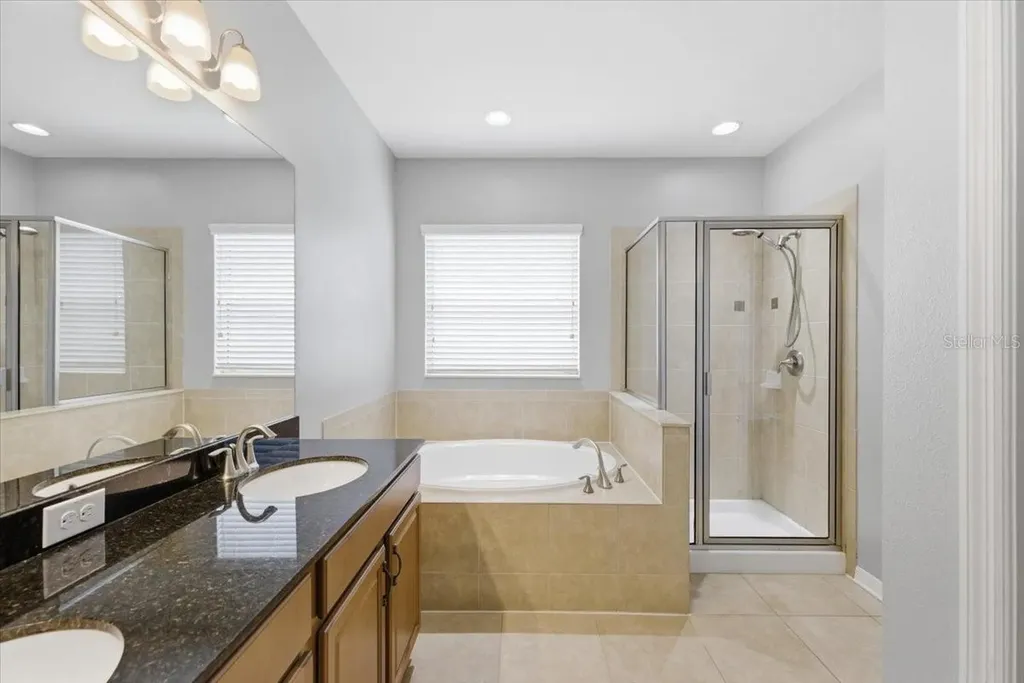 5105 Oakline View Drive Lithia FL 33547