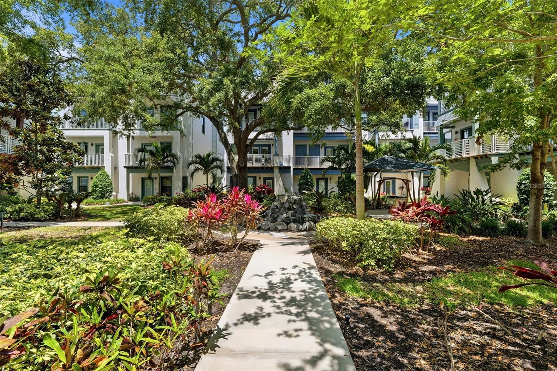 946 Highland Avenue Dunedin FL 34698