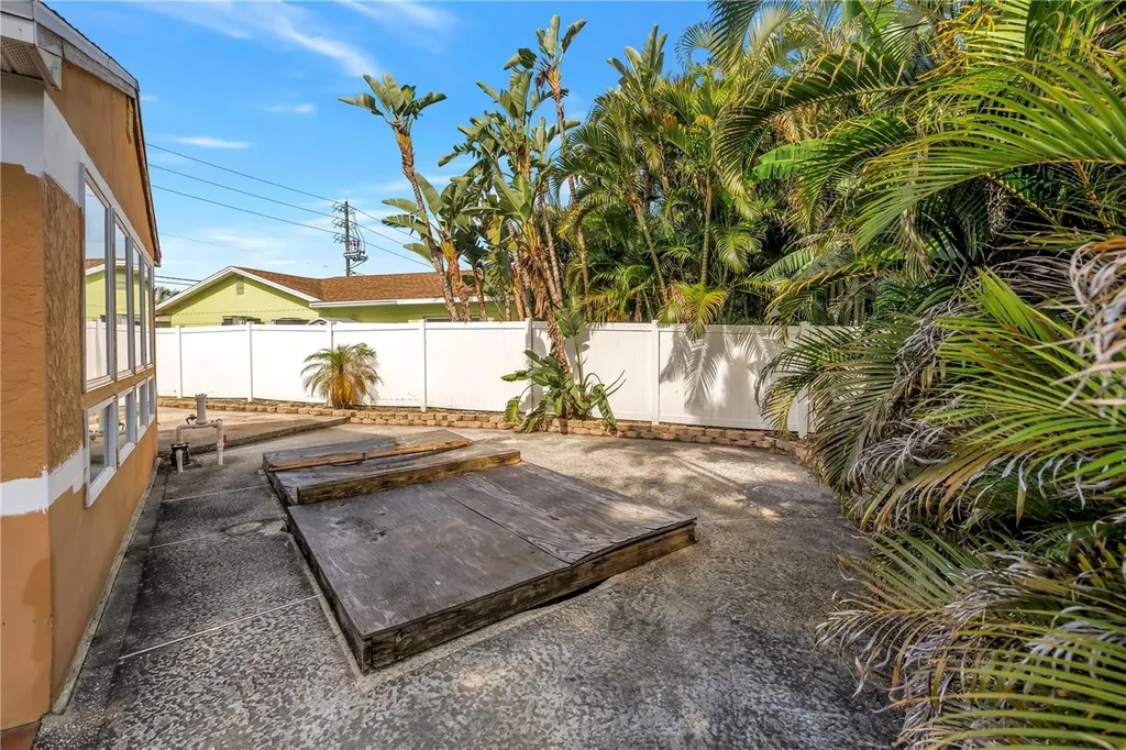 7901 Causeway Boulevard S St Petersburg FL 33707