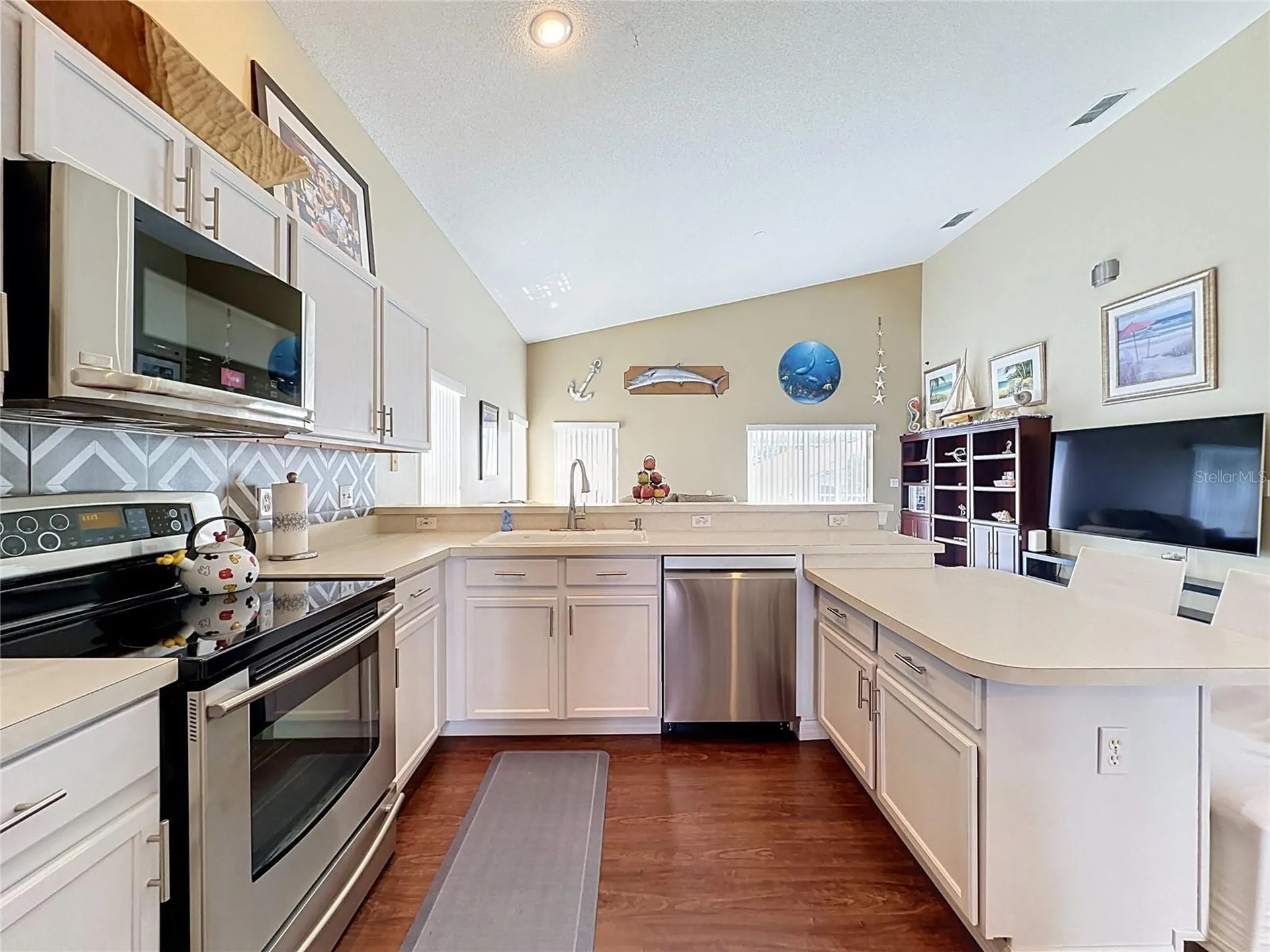 208 Castlemain Circle Davenport FL 33897