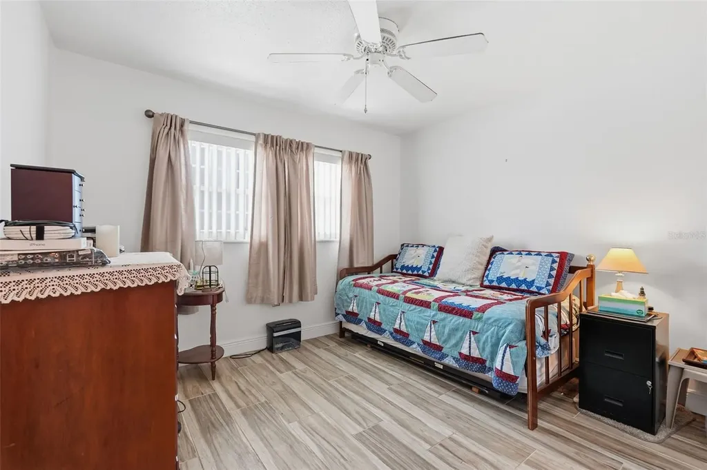 9920 Daffodil Pinellas Park FL 33782