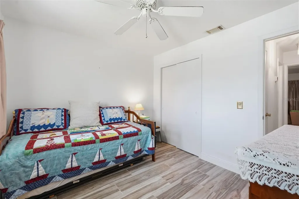 9920 Daffodil Pinellas Park FL 33782