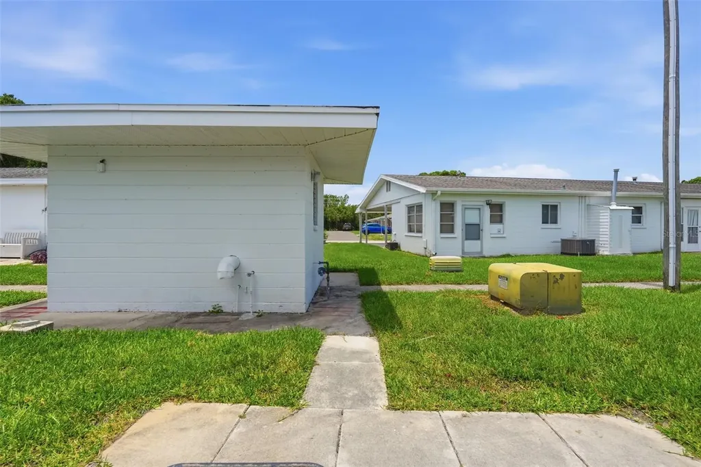 9920 Daffodil Pinellas Park FL 33782