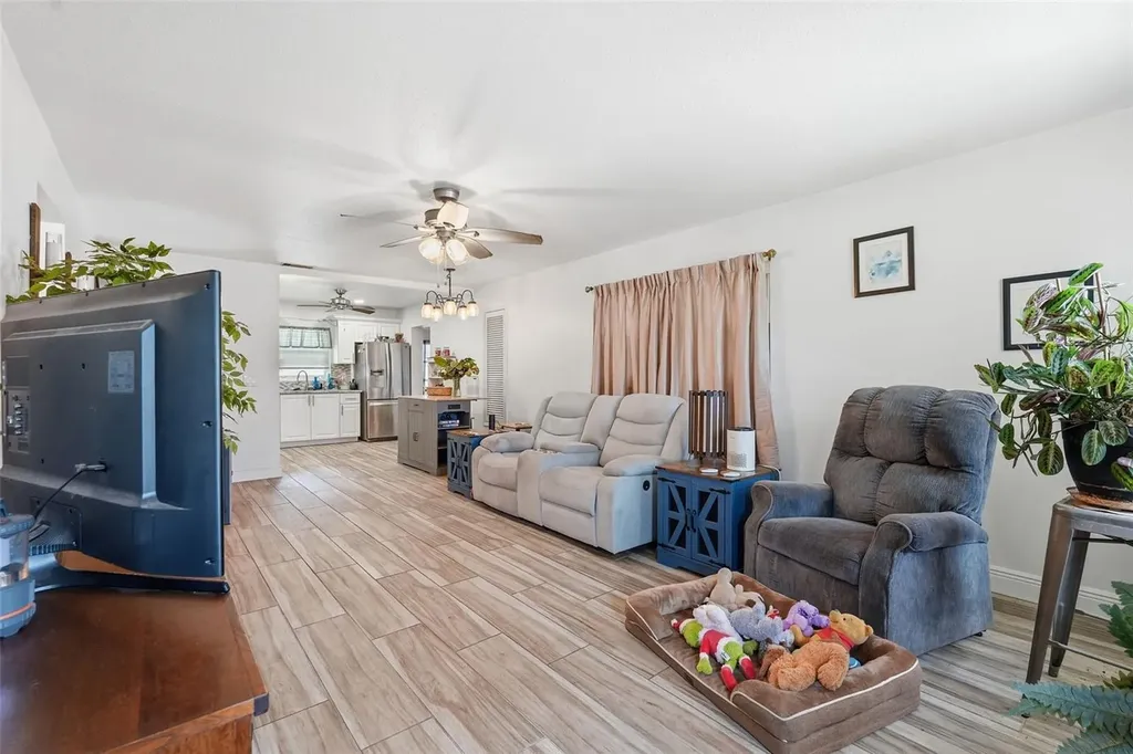 9920 Daffodil Pinellas Park FL 33782